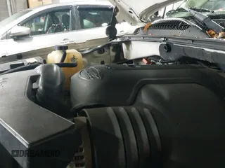 2004 Cadillac Escalade z VIN 1GYEK63N34R167569, wystawiony jako IAAI lot #43490315 z przebiegiem Nie podano mil oraz . Historia ofert i sprzedaży dostępna na DreamBid. Obrazek 13.