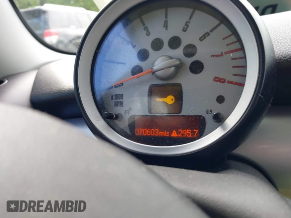2007 MINI Hardtop S with VIN WMWMF73537TL88038, listed as a IAAI auction lot 42200252 with 70,603 mi miles and . Bid and sale history available at DreamBid. Image 16.