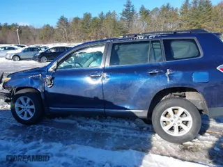 2013 Toyota Highlander with VIN 5TDBK3EH9DS259561, listed as a IAAI auction lot 41584837 with 48,527 mi miles. Bid and sale history available at carsss.com. Image 15.