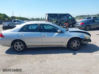 2006 Honda Accord Sdn LX SE with VIN 1HGCM563X6A170287, listed as a IAAI auction lot 41894748 with 247,077 mi miles. Bid and sale history available at carsss.com. Image 13.