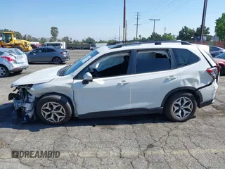 2020 Subaru Forester Premium with VIN JF2SKAJC8LH569025, listed as a IAAI auction lot 42471901 with 89,458 mi miles and . Bid and sale history available at DreamBid. Image 15.
