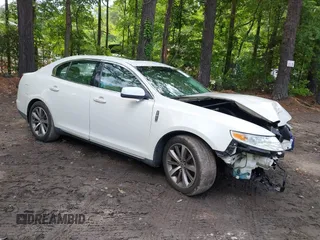 2009 Lincoln MKS z VIN 1LNHM93R09G612219, wystawiony jako IAAI lot #42265639 z przebiegiem 203 651 mil mil oraz . Historia ofert i sprzedaży dostępna na DreamBid. Obrazek 1.