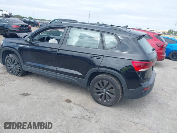2023 Volkswagen Taos S z VIN 3VVCX7B27PM335958, wystawiony jako IAAI lot #41598028 z przebiegiem 21 684 mil mil oraz . Historia ofert i sprzedaży dostępna na DreamBid. Obrazek 3.