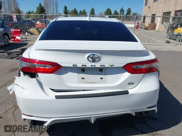 2018 Toyota Camry LE z VIN 4T1B11HKXJU146770, wystawiony jako IAAI lot #41708233 z przebiegiem 106 172 mil mil oraz . Historia ofert i sprzedaży dostępna na DreamBid. Obrazek 17.
