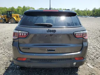 2019 Jeep Compass Altitude with VIN 3C4NJDBB0KT683557, listed as a Copart auction lot 59211055 with 102,648 mi miles and Salvage title. Bid and sale history available at DreamBid. Image 6.