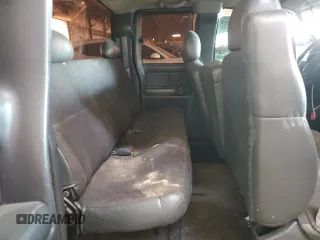 2000 Chevrolet Silverado 1500 with VIN 2GCEC19W0Y1310868, listed as a Copart auction lot 52819815 with 348,088 mi miles and Salvage Title. Bid and sale history available at DreamBid. Image 10.