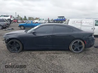 2020 Dodge Charger SXT z VIN 2C3CDXBG6LH160828, wystawiony jako IAAI lot #42007663 z przebiegiem 136 015 mil mil oraz . Historia ofert i sprzedaży dostępna na DreamBid. Obrazek 14.