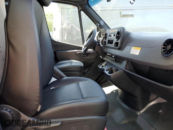 2021 Mercedes-Benz Sprinter with VIN W1W9ED3YXMT069207, listed as a Copart auction lot 53903884 with 17,612 mi miles and Clean Title. Bid and sale history available at DreamBid. Image 5.