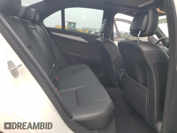 2008 Mercedes-Benz C 300 Sport с VIN WDDGF81X18F121111, выставлен на аукционе Copart как лот 61053215 с пробегом 182 254 миль миль и Списание • Salvage title. История ставок и продаж доступна на DreamBid. Изображение 10.
