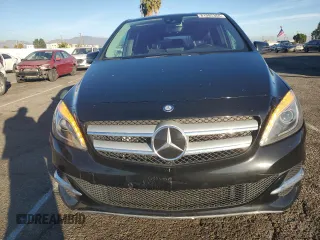 2015 Mercedes-Benz B Electric Drive with VIN WDDVP9AB4FJ004695, listed as a Copart auction lot 81085364 with 82,310 mi miles and Clean Title. Bid and sale history available at DreamBid. Image 5.