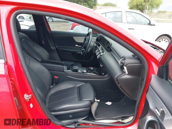 2019 Mercedes-Benz A 220 с VIN WDD3G4EB8KW025194, выставлен на аукционе IAAI как лот 42198671 с пробегом Не указан миль и . История ставок и продаж доступна на DreamBid. Изображение 5.