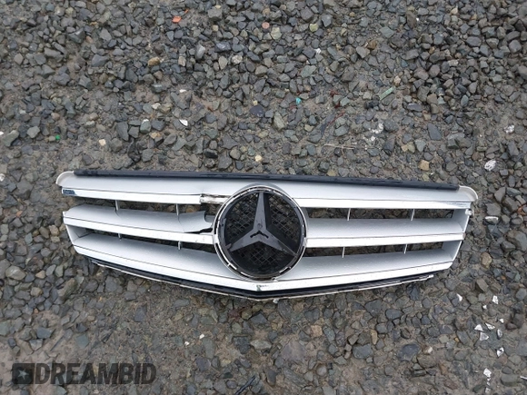 2013 Mercedes-Benz C 250 Sport z VIN WDDGF4HBXDA755303, wystawiony jako IAAI lot #41898828 z przebiegiem 119 836 mil mil oraz . Historia ofert i sprzedaży dostępna na DreamBid. Obrazek 12.