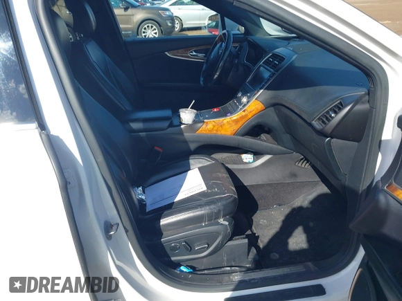 2016 Lincoln MKX Reserve with VIN 2LMTJ8LR4GBL44989, listed as a IAAI auction lot 41684823 with 101,528 mi miles. Bid and sale history available at carsss.com. Image 5.