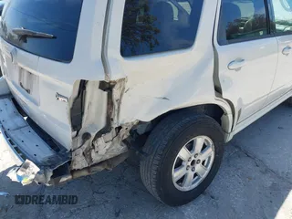 2010 Mercury Mariner с VIN 4M2CN8BG7AKJ01706, выставлен на аукционе IAAI как лот 41701667 с пробегом 96 189 миль миль и . История ставок и продаж доступна на DreamBid. Изображение 6.