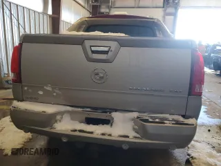 2006 Cadillac Escalade EXT z VIN 3GYEK62N46G206027, wystawiony jako Copart lot #85702774 z przebiegiem 151 721 mil mil oraz Czysty tytuł • Clean title. Historia ofert i sprzedaży dostępna na DreamBid. Obrazek 6.