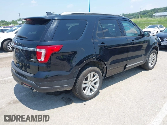 2018 Ford Explorer XLT with VIN 1FM5K8DH7JGC60950, listed as a IAAI auction lot 42335835 with 97,801 mi miles and . Bid and sale history available at DreamBid. Image 4.