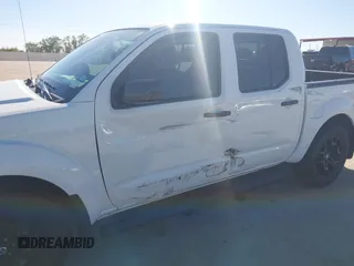 2020 Nissan Frontier SV z VIN 1N6ED0EA8LN715866, wystawiony jako IAAI lot #40888922 z przebiegiem 34 374 mil mil oraz . Historia ofert i sprzedaży dostępna na DreamBid. Obrazek 6.