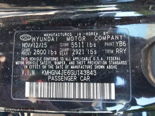 2016 Hyundai Genesis 3.8L with VIN KMHGN4JE6GU143843, listed as a IAAI auction lot 41291109 with 96,749 mi miles. Bid and sale history available at carsss.com. Image 9.
