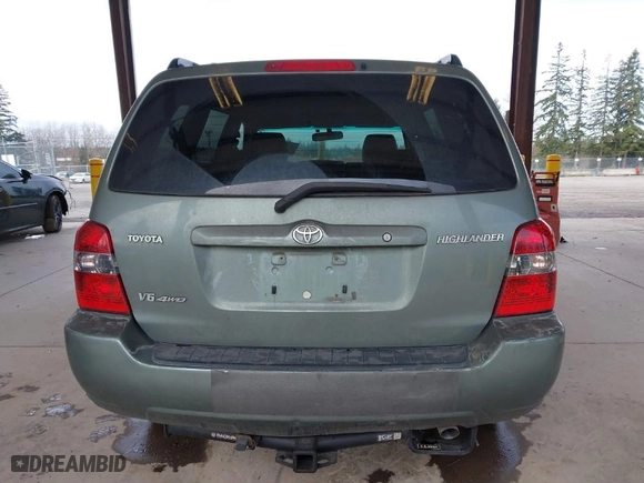 2004 Toyota Highlander with VIN JTEEP21AX40058820, listed as a IAAI auction lot 41798900 with 330,991 mi miles. Bid and sale history available at carsss.com. Image 17.