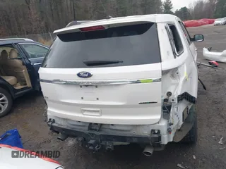 2013 Ford Explorer XLT with VIN 1FM5K7D83DGC67232, listed as a IAAI auction lot 41032227 with 151,518 mi miles. Bid and sale history available at carsss.com. Image 17.