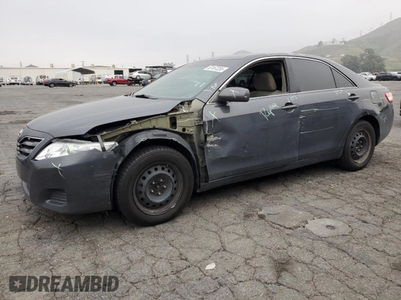 2010 Toyota Camry z VIN 4T1BF3EK4AU075728, wystawiony jako Copart lot #53167255 z przebiegiem 177 346 mil mil oraz Szkoda całkowita • Salvage title. Historia ofert i sprzedaży dostępna na DreamBid. Obrazek 1.