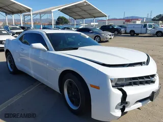 2013 Chevrolet Camaro LS with VIN 2G1FE1E3XD9178720, listed as a IAAI auction lot 41591443 with 80,300 mi miles. Bid and sale history available at carsss.com. Image 1.