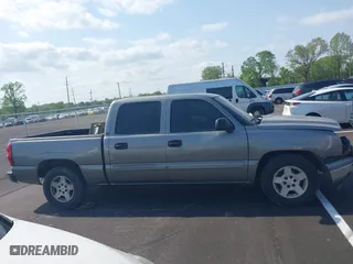 2006 Chevrolet Silverado 1500 LT2 with VIN 2GCEC13Z661346287, listed as a IAAI auction lot 42013454 with 318,918 mi miles. Bid and sale history available at carsss.com. Image 13.