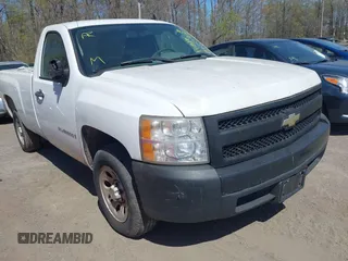 2008 Chevrolet Silverado 1500 Work Truck with VIN 1GCEC14X58Z191111, listed as a IAAI auction lot 42063933 with 198,756 mi miles. Bid and sale history available at carsss.com. Image 1.