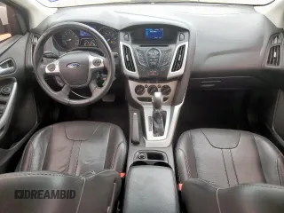 2014 Ford Focus SE z VIN 1FADP3K24EL187042, wystawiony jako Copart lot #57636395 z przebiegiem 105 918 mil mil oraz Szkoda całkowita • Salvage title. Historia ofert i sprzedaży dostępna na DreamBid. Obrazek 8.