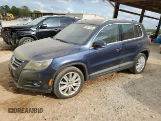 2011 Volkswagen Tiguan S z VIN WVGAV7AX0BW558615, wystawiony jako Copart lot #51832635 z przebiegiem Nie podano mil oraz Czysty tytuł • Clean title. Historia ofert i sprzedaży dostępna na DreamBid. Obrazek 1.