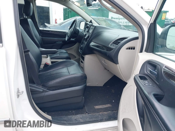 2013 Chrysler Town & Country Touring with VIN 2C4RC1BG4DR648838, listed as a IAAI auction lot 42004977 with 218,814 mi miles. Bid and sale history available at carsss.com. Image 5.