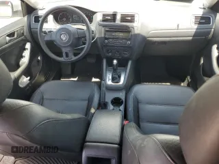2014 Volkswagen Jetta SE with VIN 3VWD17AJ0EM267333, listed as a Copart auction lot 57684255 with 130,141 mi miles and Salvage title. Bid and sale history available at DreamBid. Image 8.