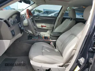 2008 Chrysler 300 C Hemi with VIN 2C3KA63H38H281359, listed as a Copart auction lot 70210504 with 114,796 mi miles and Salvage Title. Bid and sale history available at carsss.com. Image 7.