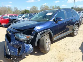 2019 Toyota RAV4 XLE Premium with VIN 2T3A1RFV4KW078806, listed as a IAAI auction lot 41877504 with 99,017 mi miles. Bid and sale history available at carsss.com. Image 17.