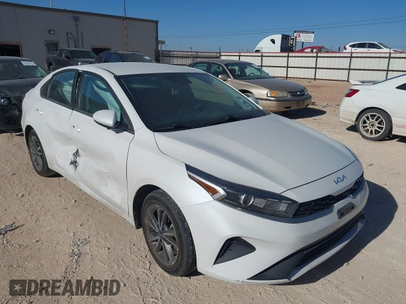 2022 Kia Forte LXS z VIN 3KPF24AD7NE479402, wystawiony jako IAAI lot #41629995 z przebiegiem 54 864 mil mil oraz . Historia ofert i sprzedaży dostępna na DreamBid. Obrazek 1.