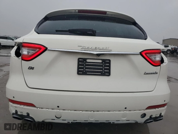 2019 Maserati Levante GranLusso z VIN ZN661XUL3KX325268, wystawiony jako Copart lot #83449104 z przebiegiem 16 944 mil mil oraz Czysty tytuł • Clean title. Historia ofert i sprzedaży dostępna na DreamBid. Obrazek 6.