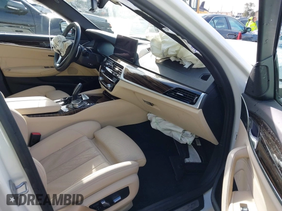 2021 BMW 5 Series 530e with VIN WBA13AG0XMCG10032, listed as a IAAI auction lot 41788724 with 29,693 mi miles and . Bid and sale history available at carsss.com. Image 5.