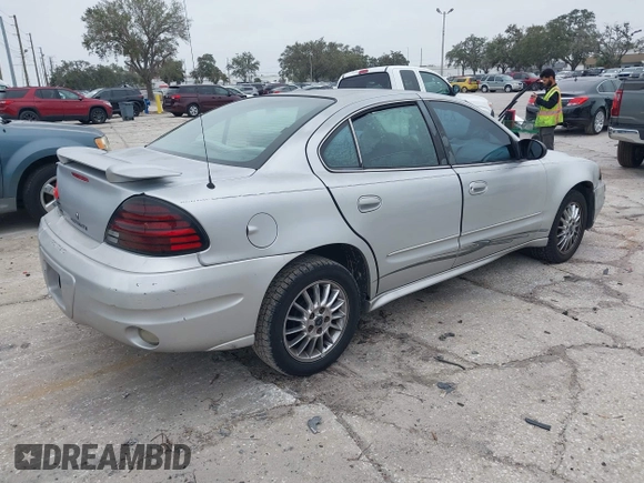 2005 Pontiac Grand Am SE with VIN 1G2NE52F75M255951, listed as a IAAI auction lot 41418328 with 199,700 mi miles. Bid and sale history available at carsss.com. Image 4.