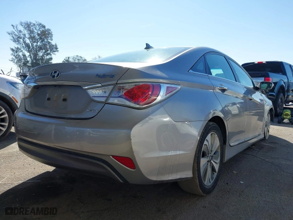2013 Hyundai Sonata Hybrid with VIN KMHEC4A45DA095642, listed as a IAAI auction lot 41626995 with 183,710 mi miles. Bid and sale history available at carsss.com. Image 4.