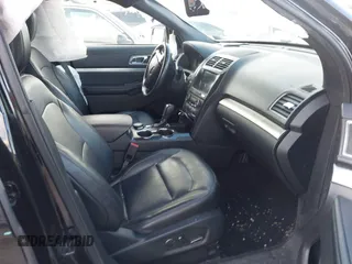 2018 Ford Explorer XLT z VIN 1FM5K8D85JGC21810, wystawiony jako IAAI lot #42269512 z przebiegiem 68 533 mil mil oraz . Historia ofert i sprzedaży dostępna na DreamBid. Obrazek 5.