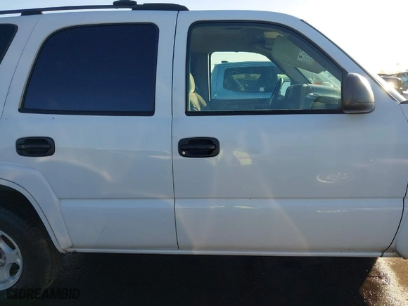 2003 Chevrolet Tahoe LS with VIN 1GNEK13Z83J341085, listed as a IAAI auction lot 41297923 with 296,326 mi miles. Bid and sale history available at carsss.com. Image 13.