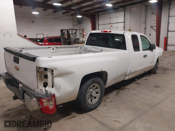 2011 Chevrolet Silverado 1500 LT with VIN 1GCRKSE07BZ417166, listed as a IAAI auction lot 41587194 with 194,863 mi miles and . Bid and sale history available at DreamBid. Image 4.