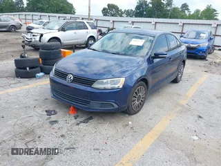 2012 Volkswagen Jetta SE with VIN 3VWDX7AJ9CM353302, listed as a IAAI auction lot 42617772 with 226,547 mi miles and . Bid and sale history available at DreamBid. Image 2.