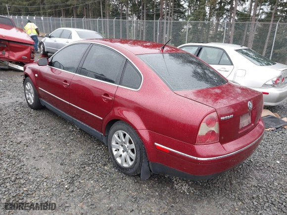 2002 Volkswagen Passat GLS with VIN WVWPD63B32P447516, listed as a IAAI auction lot 41643127 with 198,317 mi miles. Bid and sale history available at carsss.com. Image 3.