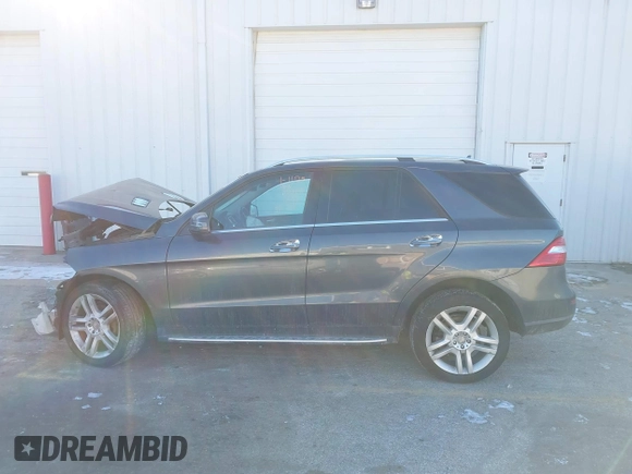 2014 Mercedes-Benz M 350 with VIN 4JGDA5HB8EA274738, listed as a IAAI auction lot 41429063 with Not Provided miles and . Bid and sale history available at carsss.com. Image 14.