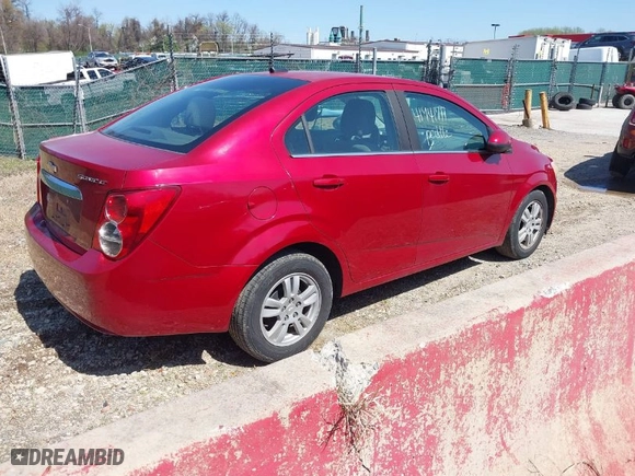 2014 Chevrolet Sonic LT with VIN 1G1JC5SG0E4189664, listed as a IAAI auction lot 41941711 with 172,995 mi miles. Bid and sale history available at carsss.com. Image 4.