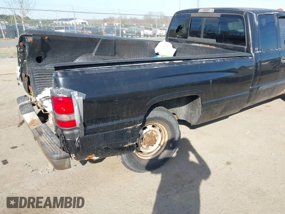 2001 Dodge 2500 z VIN 3B7KF23631G718044, wystawiony jako IAAI lot #41834498 z przebiegiem 154 515 mil mil oraz . Historia ofert i sprzedaży dostępna na DreamBid. Obrazek 13.