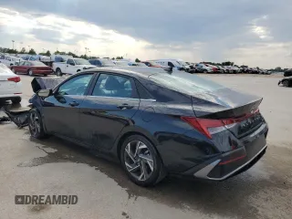 2024 Hyundai Elantra SEL z VIN KMHLS4DG7RU716028, wystawiony jako Copart lot #59912774 z przebiegiem 2 971 mil mil oraz Szkoda całkowita • Salvage title. Historia ofert i sprzedaży dostępna na DreamBid. Obrazek 2.