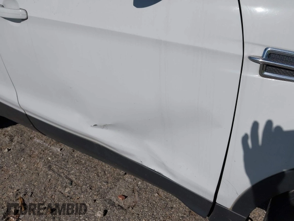 2016 Ford Escape SE z VIN 1FMCU0G79GUC44846, wystawiony jako IAAI lot #41974793 z przebiegiem 223 219 mil mil oraz . Historia ofert i sprzedaży dostępna na DreamBid. Obrazek 12.