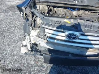 2011 Toyota Highlander Limited with VIN 5TDYK3EH1BS028564, listed as a IAAI auction lot 41282900 with 202,677 mi miles. Bid and sale history available at carsss.com. Image 6.